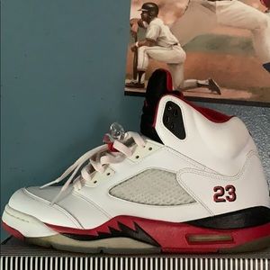 Jordan 5 fire red